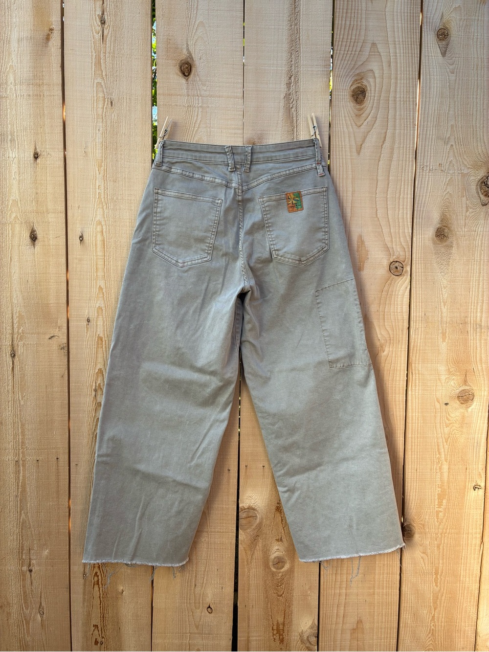 Ripton Women's Superlite Wide Jeans - Ash - 28 (cropped) - Picture 2 of 3